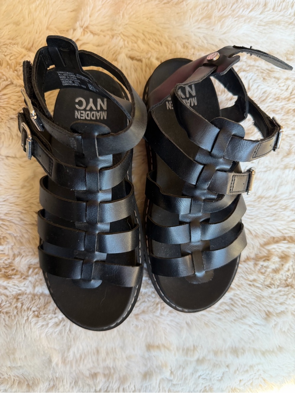 Steve Madden NYC Black Strappy Gladiator Sandals Youth 2